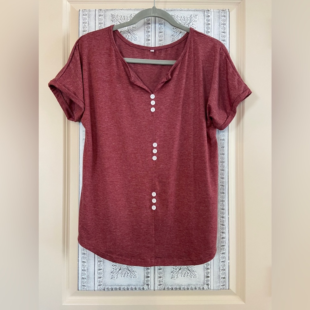 NWT Women’s Sz-M Super Lightweight Top w/9 Cute Faux Buttons, Everyday Casual